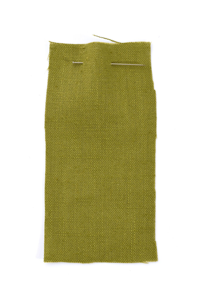 LUBERON pure linen in the colour PIC VERT